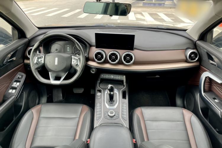 Used Wey VV5 2020 1.5T Two-Wheel Drive Color Pioneer
