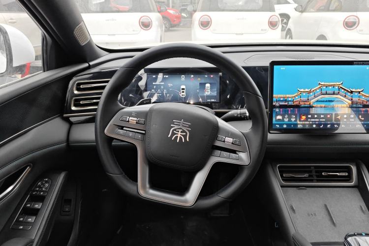 Used BYD Qin L 2025 DM-i Smart Drive 120KM Superior Model
