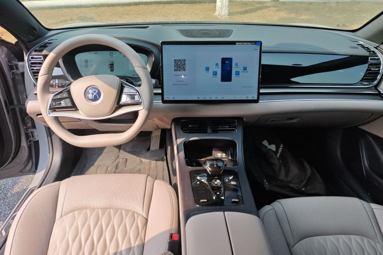 Used BYD Han 2025 EV with 701 km of Laser Radar-Enabled Intelligent Driving