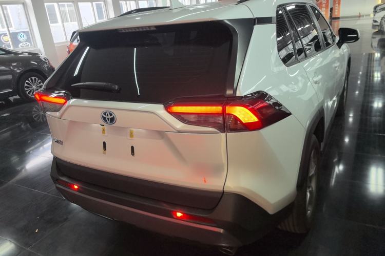 Used Toyota RAV4 2022 Dual-Engine 2.5L E-CVT Two-Wheel Drive Elite Edition
