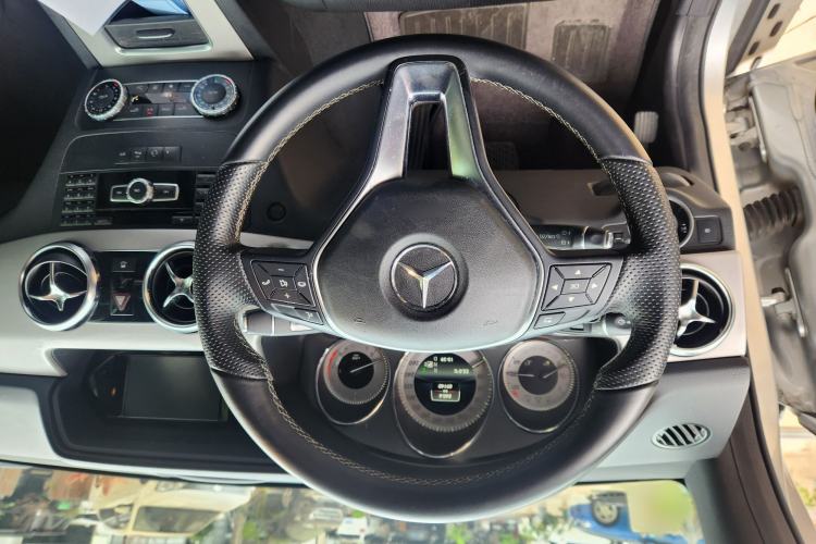 Used Mercedes-Benz GLK-Class 2014 GLK 260 4MATIC Dynamic Model