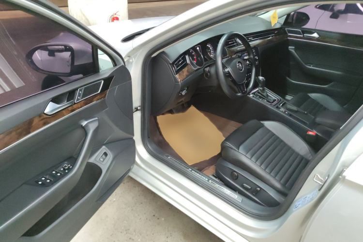 Used Volkswagen Magotan 2018 Facelift 330TSI DSG Luxury Model
