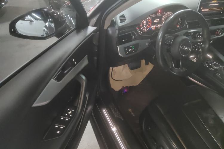 Used Audi A4L 2019 40 TFSI Fashion Version China V