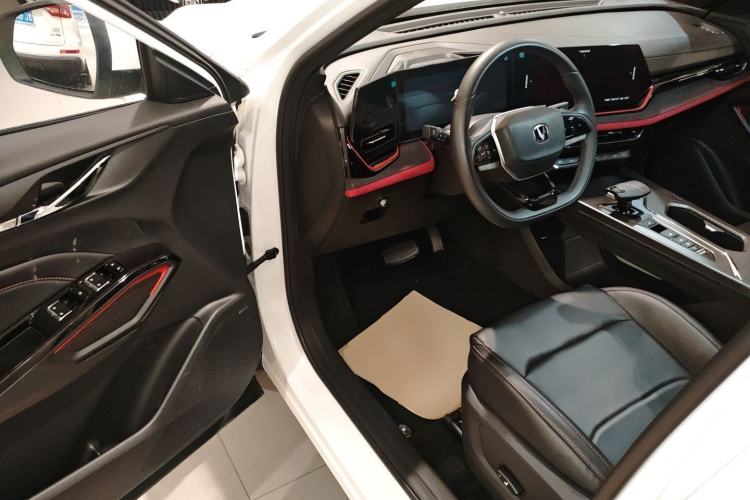 Used Changan X5 PLUS 2024 1.5T DCT ZhiZun Version
