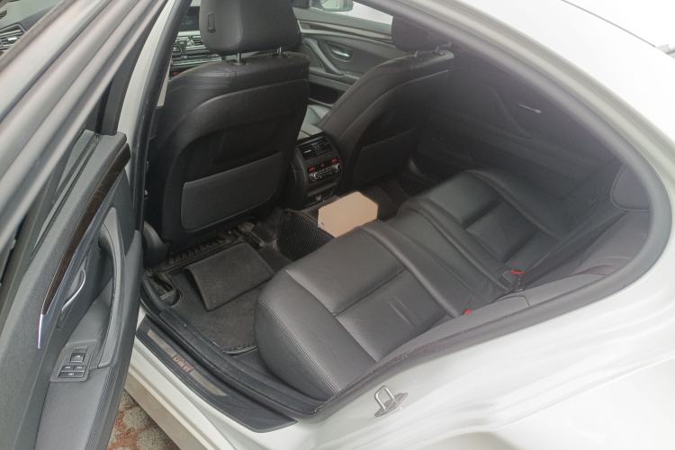 Used BMW 5 Series 2013 535Li Leading Model
