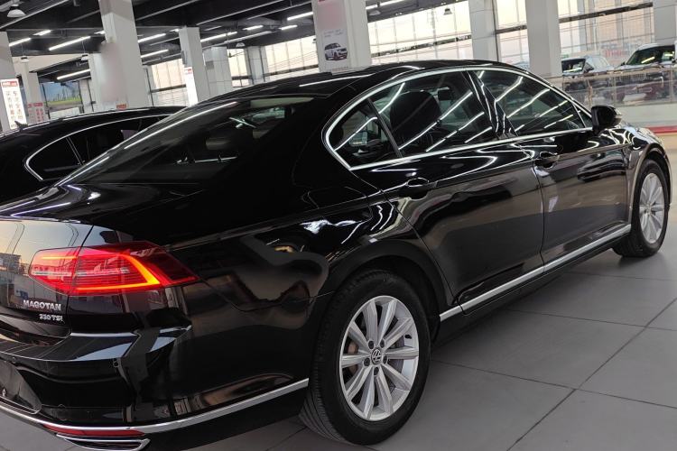 Used Volkswagen Magotan 2019 330TSI DSG Leading Edition China V Standard
