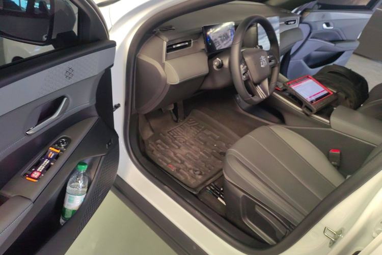 Used BYD Qin PLUS 2025 DM-i Smart Drive 55KM Leading Model
