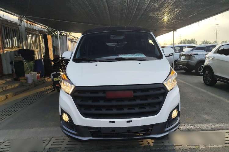 Used Jinbei Gold Hiace M Classic 2024 1.5L Travel Lion Passenger Van 7 Seats
