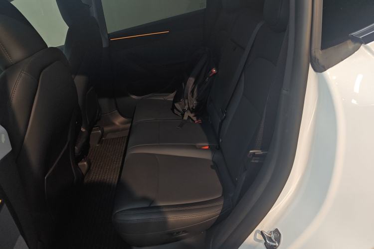 Used Tesla Model Y 2025 Rear-Wheel-Drive Version