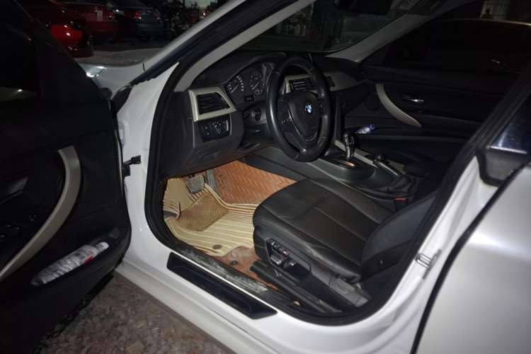 Used BMW 3 Series GT 2016 320i Fashion Model
