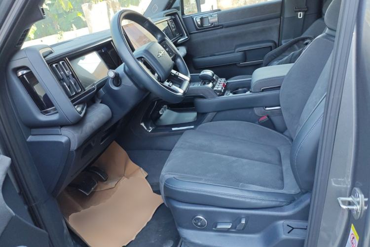 Used  Leopard 5 2024 Cloud Ride Luxury Edition
