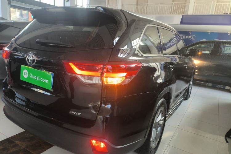 Used Toyota Highlander 2018 2.0T Four-Wheel Drive Luxury Edition 7 Seats China V Emission Standard
