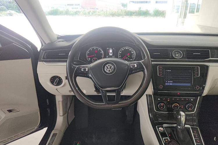 Used Volkswagen Passat 2016 380TSI DSG Ultimate Edition
