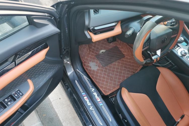 Used Changan UNI-V 2023 2.0T Leading-Speed Edition
