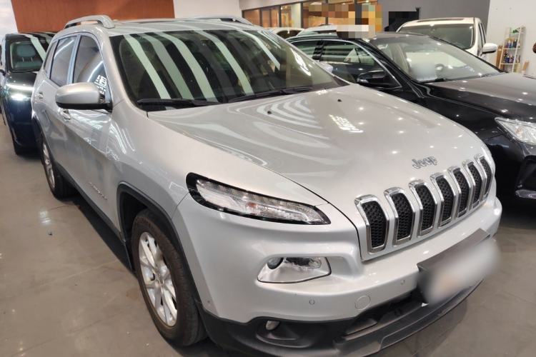 Used  Cherokee 2016 2.4L Leading Edition
