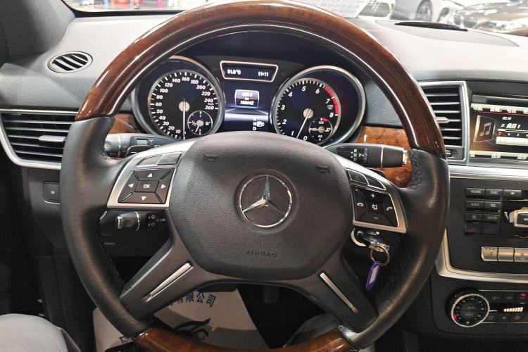Used Mercedes-Benz M-Class 2012 ML 350 Luxury Edition
