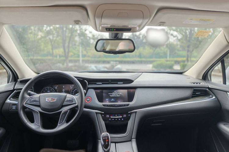 Used Cadillac XT5 2018 25T Luxury Model
