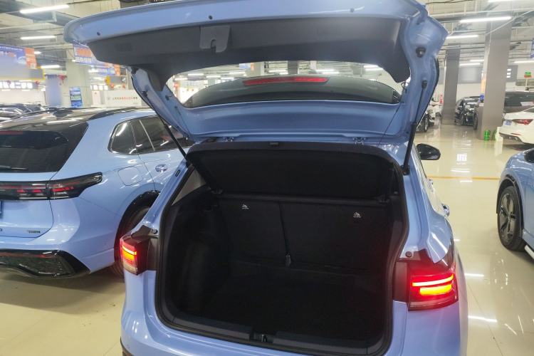 Used Volkswagen Tharu 2025 NewRui 300TSI Prestige Edition
