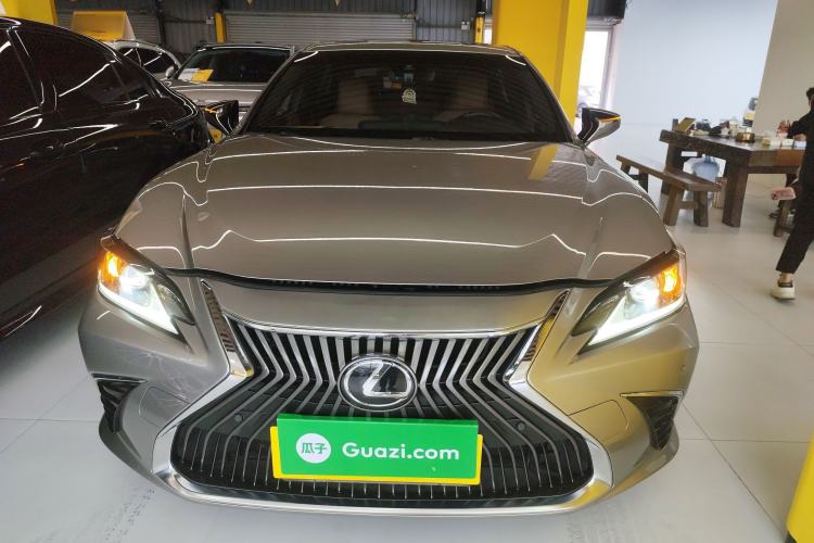 Used Lexus ES 2018 200 Excellence Edition China V Standard
