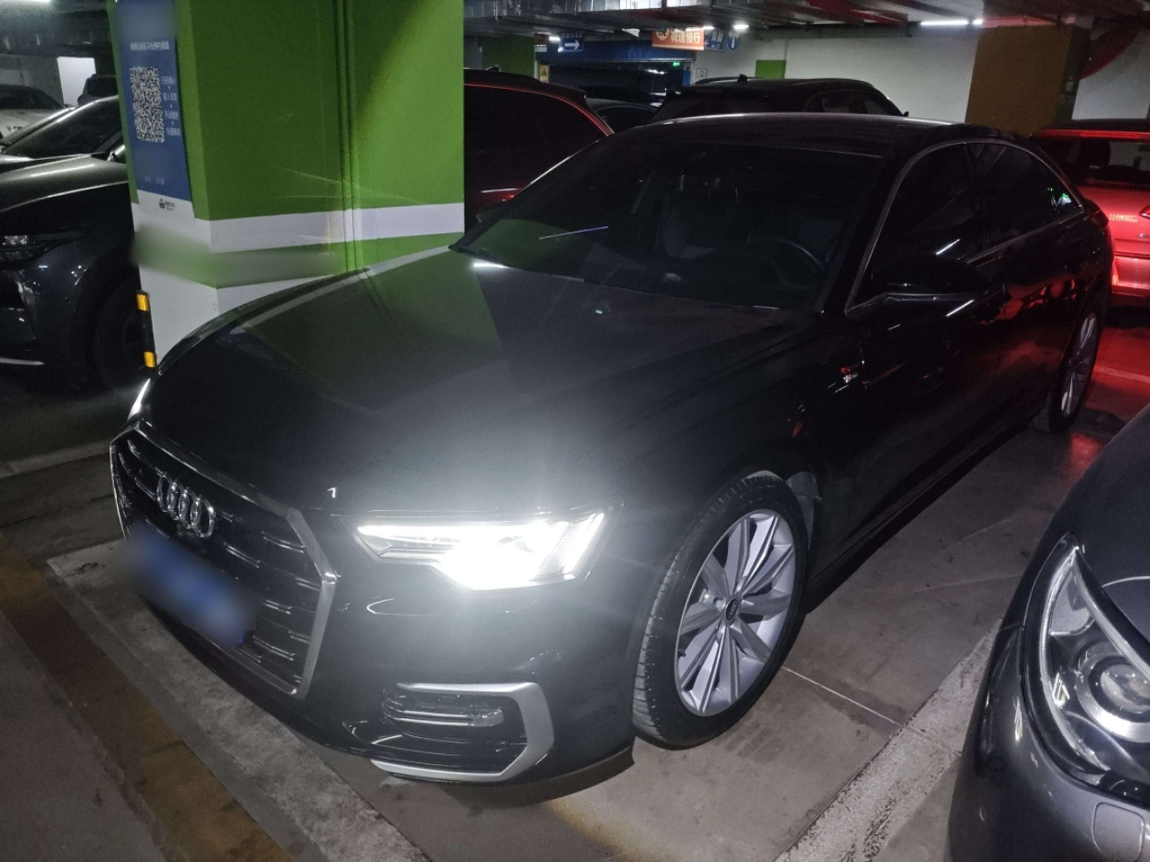 Под передней частью автомобиля