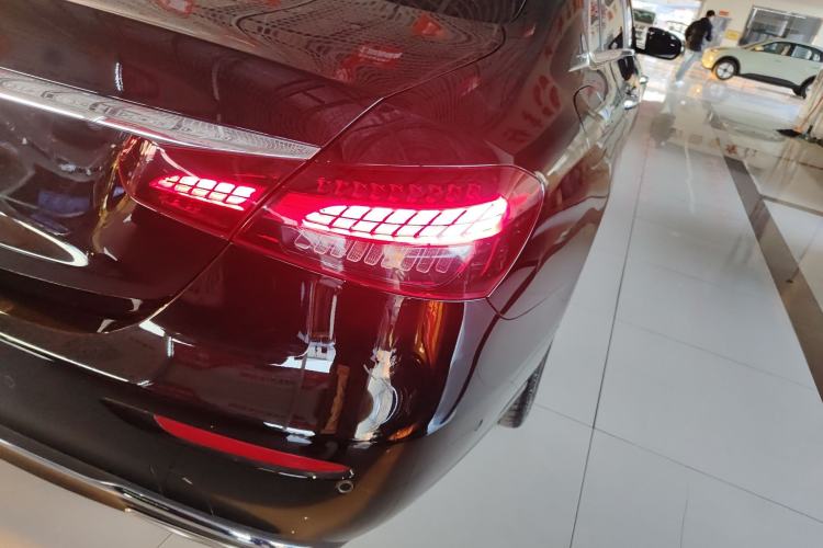 Used Mercedes-Benz E-Class 2022 Second Facelift E 300 L Fashion Edition
