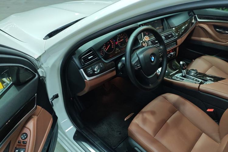 Used BMW 5 Series 2014 528Li Leading Model