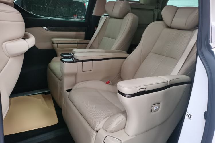 Used Toyota Alphard 2023 Dual-Motor 2.5L Premium Golden Edition
