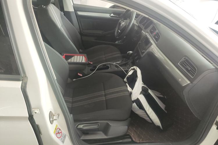 Used Volkswagen Lamando 2015 230TSI DSG Fashion Edition
