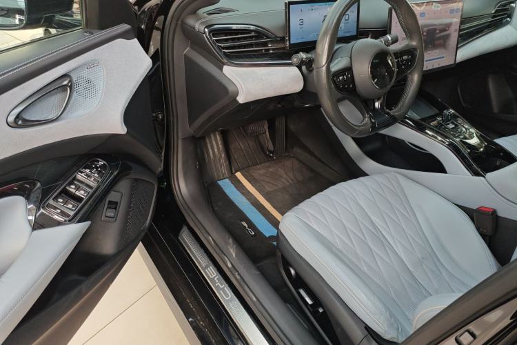 Used BYD Seal 2022 700 km Long-Range Rear-Wheel-Drive Version
