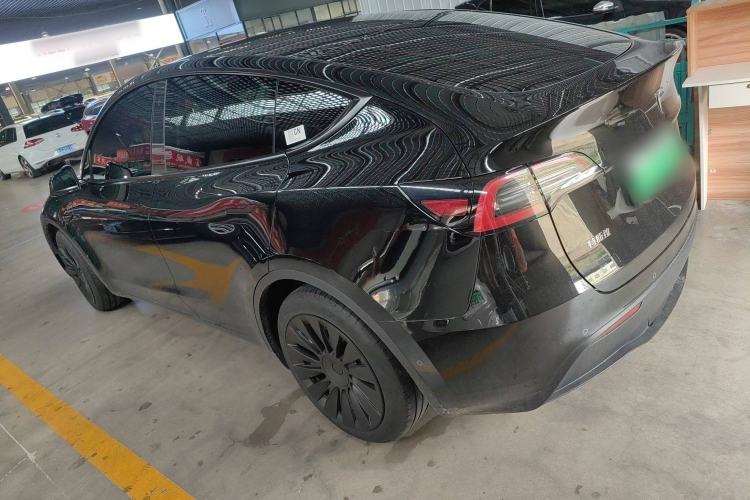Used Tesla Model Y 2023 Rear-Wheel-Drive Version
