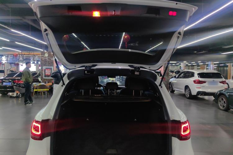 Used Mercedes-Benz GLC 2020 Facelift GLC 300 L 4MATIC Dynamic Edition
