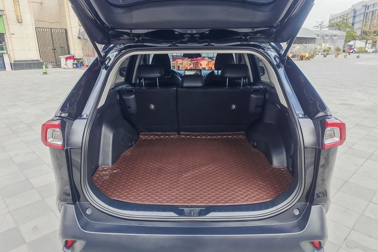 Used Toyota Wildlander 2022 Updated Version 2.0L CVT Two-Wheel Drive Leading Edition
