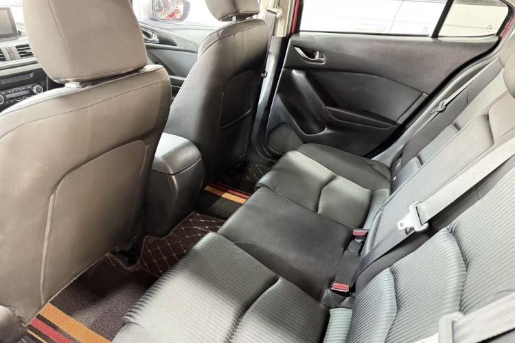 Used Mazda Mazda 3 Axela 2014 Hatchback 1.5L Automatic Luxury Model
