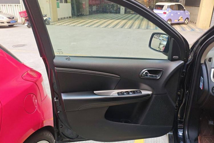 Used Dodge Journey 2013 2.4L Two-Wheel Drive Luxury Version
