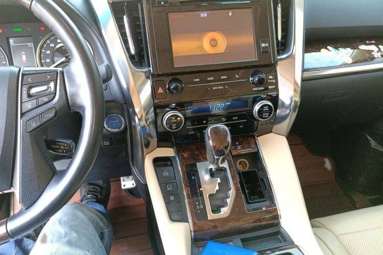 Used Toyota Alphard 2019 Dual-Engine 2.5L Luxury Edition
