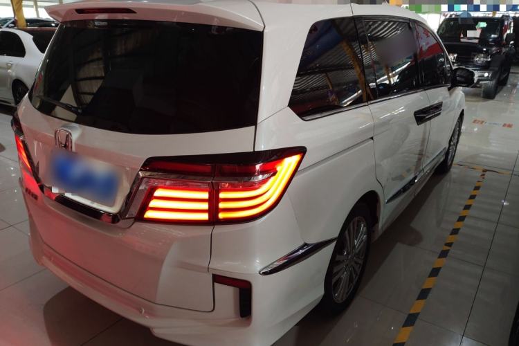 Used Honda Elysion 2016 2.4L Style Edition