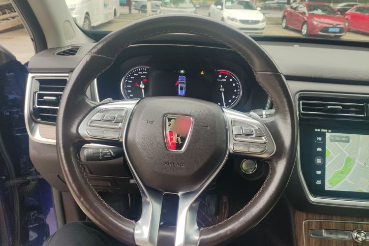 Used Roewe RX8 2018 30T Smart Connectivity Two-Wheel Drive Flagship Edition
