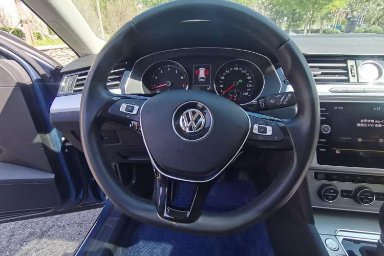 Used Volkswagen Variant 2018 380TSI Two-Wheel Drive Comfort Edition
