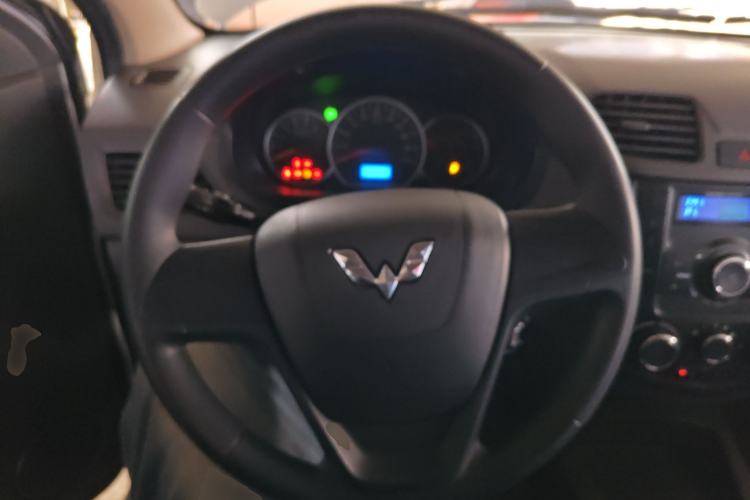 Used Wuling Hongguang 2014 1.5L S Standard Version
