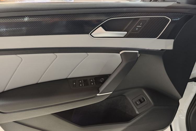 Used Volkswagen Tayron 2024 300TSI Two-Wheel-Drive Luxury Plus Advanced Version
