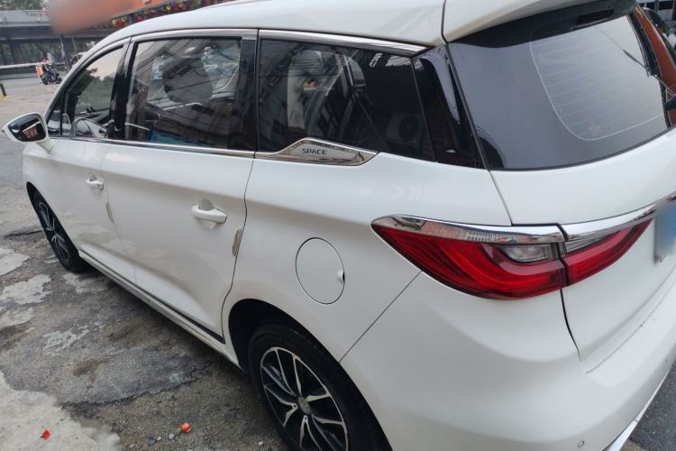 Used BYD Song MAX 2017 1.5T Manual Smart Connect Luxury 7-Seater