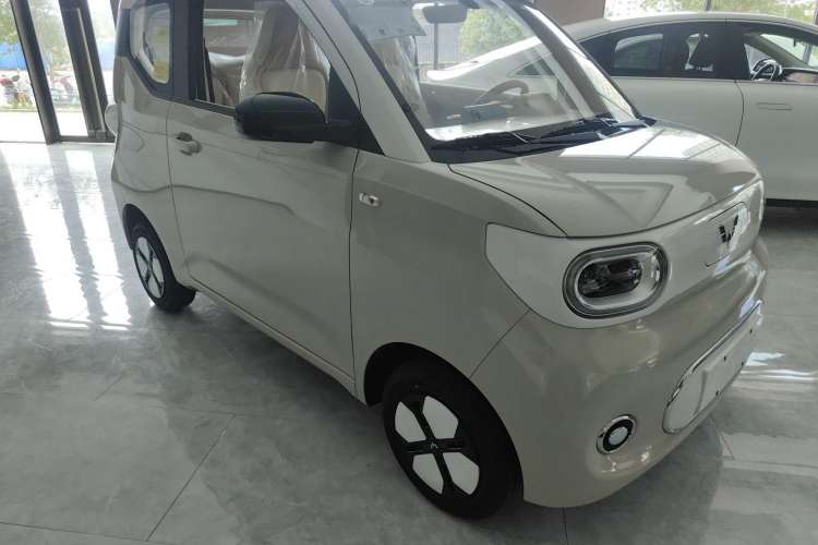 Used Wuling Hongguang MINIEV 2024 3rd Generation 215km Advanced Version
