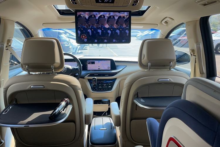 Used Buick GL8 2022 ES Landtrek 653T Luxury Edition
