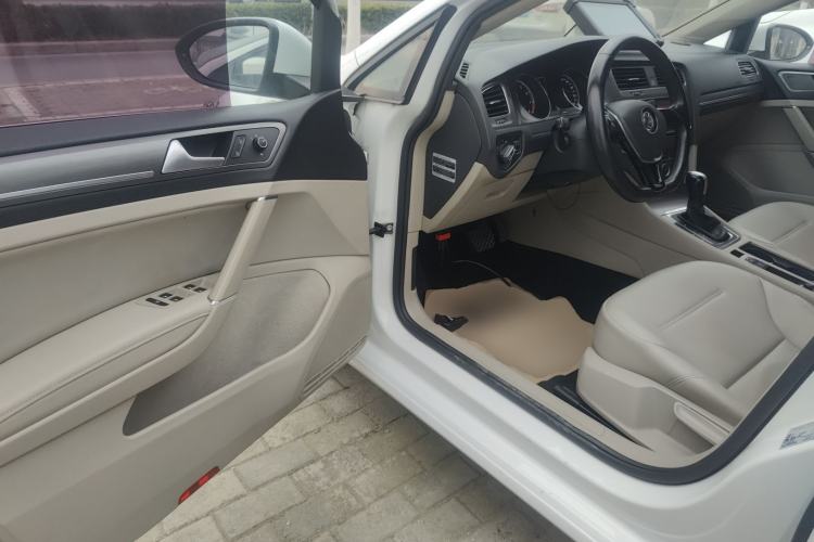 Used Volkswagen Golf 2015 1.4TSI Automatic Comfort Model
