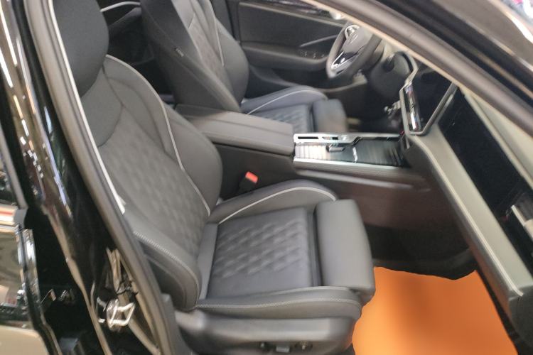 Used Volkswagen Magotan 2024 380TSI DSG Ultimate Edition
