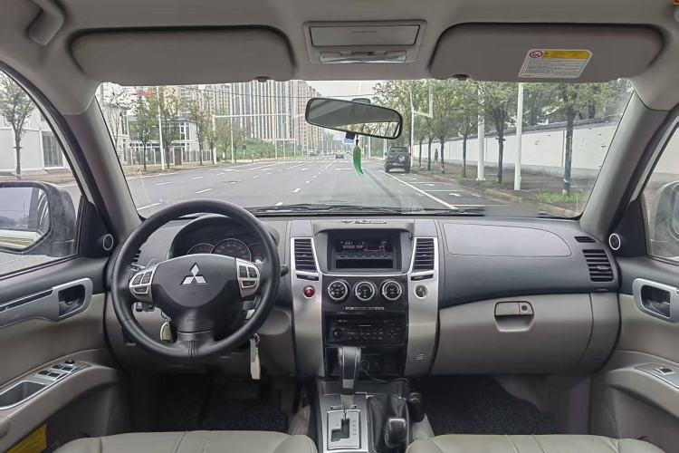 Used Mitsubishi Pajero Sport 2013 3.0L Automatic 4x4 Executive Edition
