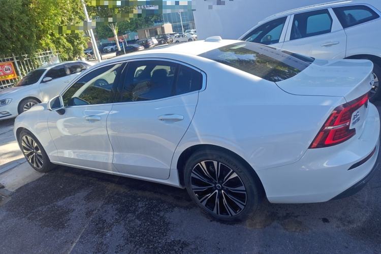 Used Volvo S60 2024 B4 Zhiyuan Luxury Edition
