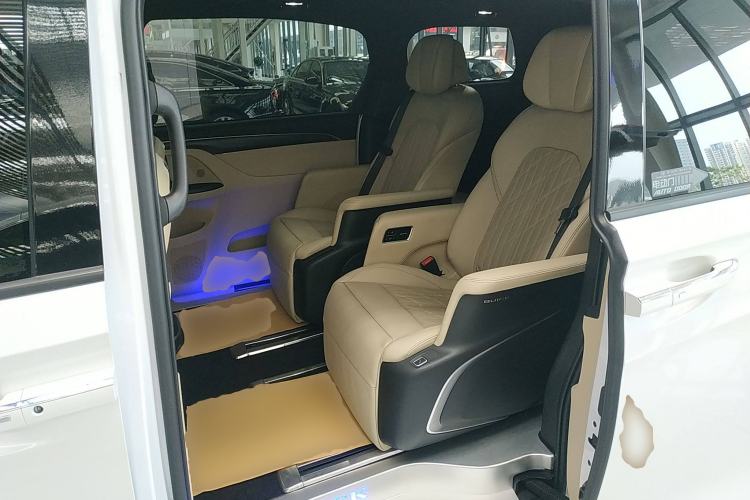 Used Buick GL8 2022 ES Land Cruiser 653T Luxury Model
