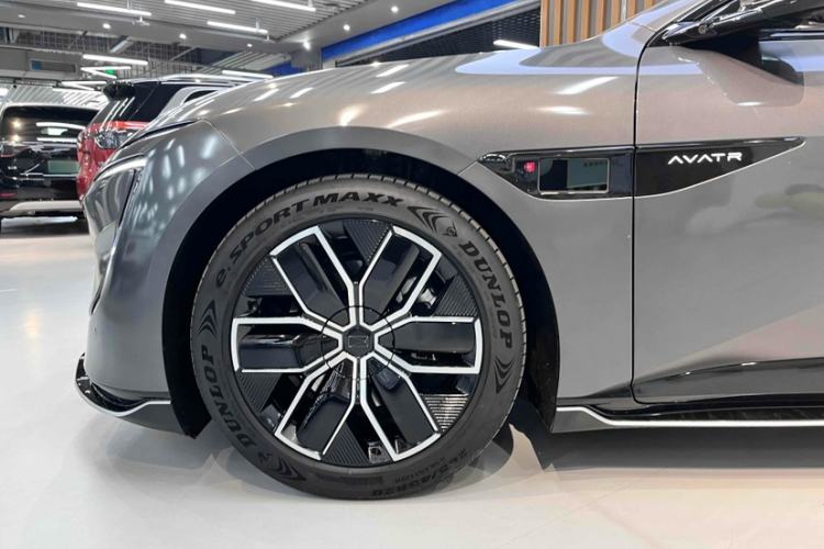 Used  12 2023 700 Three-Laser Rear-Wheel Drive Luxury Edition
