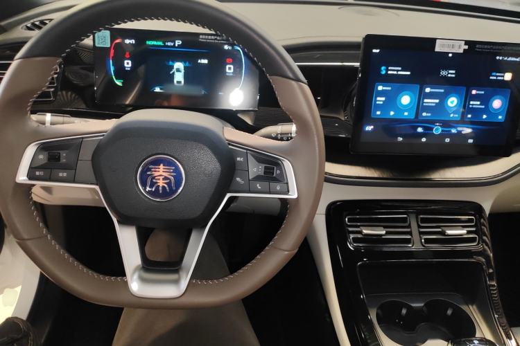 Used BYD Qin PLUS 2024 HONOR Edition DM-i 55KM Leading Model
